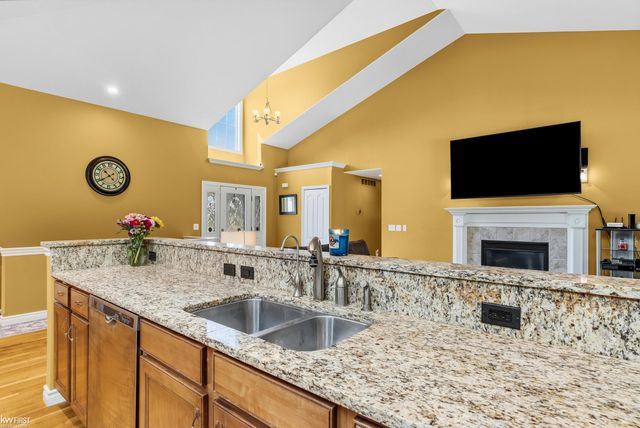 16355 Red Fox Trail, Fenton Twp, MI 48451