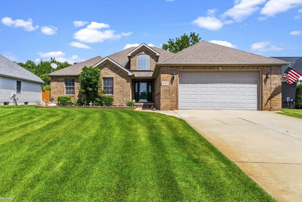 16355 Red Fox Trail, Fenton Twp, MI 48451