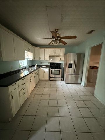 8655 E Alba Street, Bayou La Batre, AL 36509