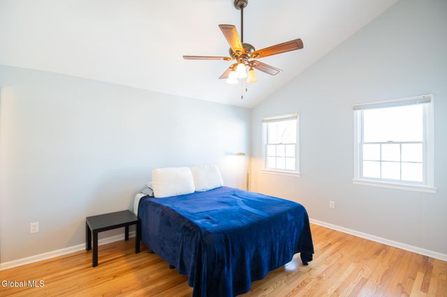 8 Sherbrook Drive, Bethlehem, NY 12158