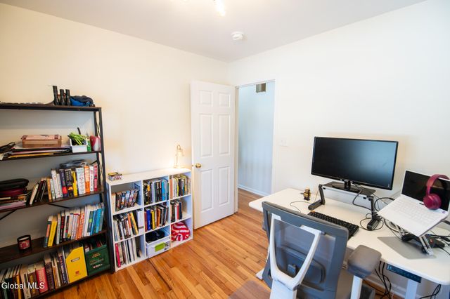 8 Sherbrook Drive, Bethlehem, NY 12158