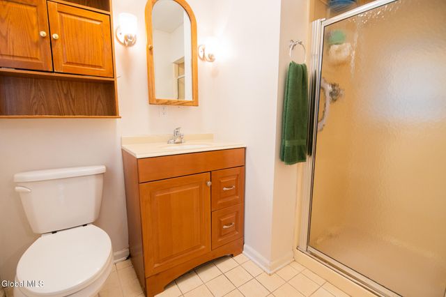 8 Sherbrook Drive, Bethlehem, NY 12158