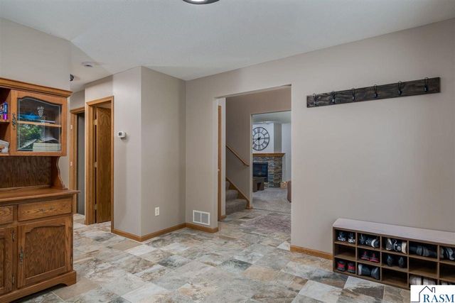 556 Ivy Lane, North Mankato, MN 56003