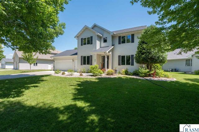 556 Ivy Lane, North Mankato, MN 56003