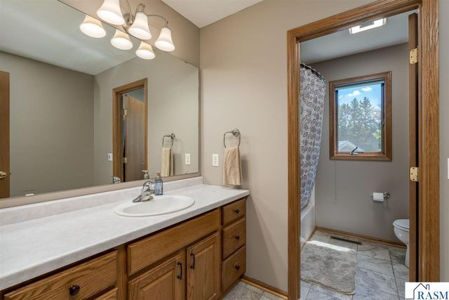 556 Ivy Lane, North Mankato, MN 56003