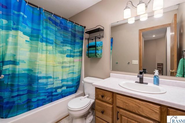 556 Ivy Lane, North Mankato, MN 56003