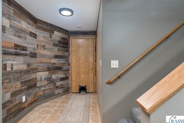 556 Ivy Lane, North Mankato, MN 56003