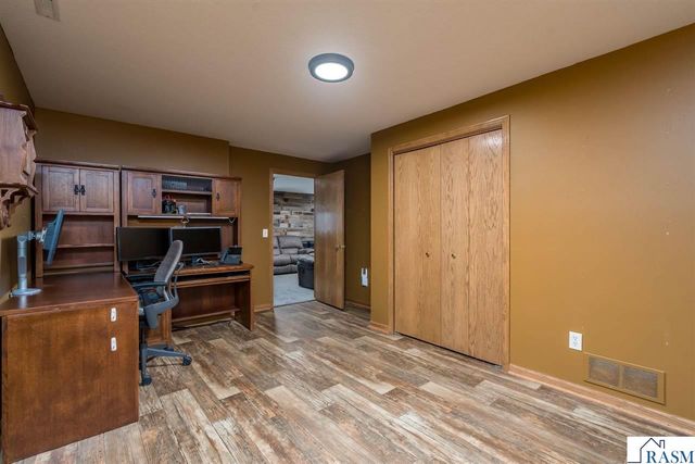 556 Ivy Lane, North Mankato, MN 56003