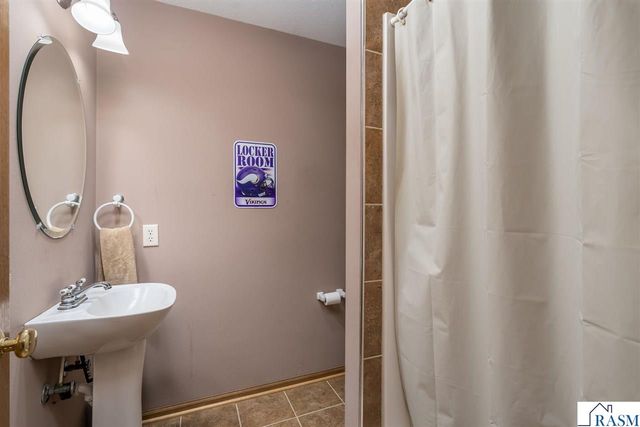 556 Ivy Lane, North Mankato, MN 56003
