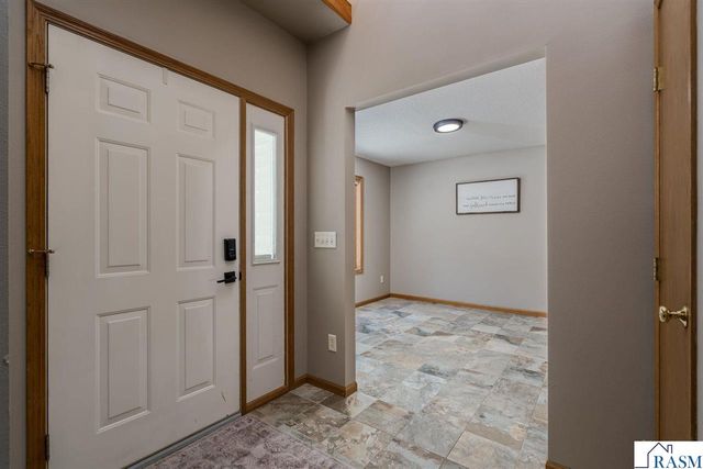 556 Ivy Lane, North Mankato, MN 56003