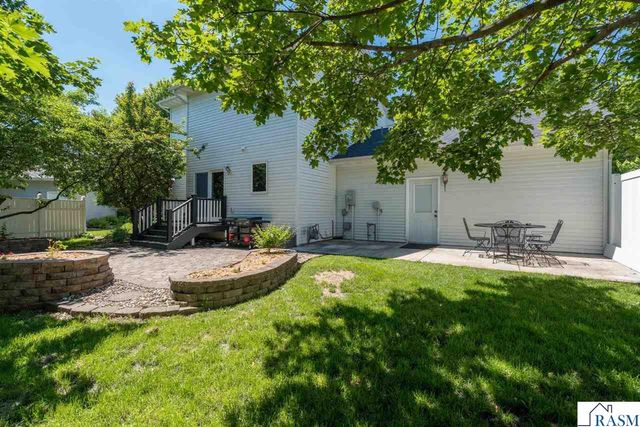 556 Ivy Lane, North Mankato, MN 56003