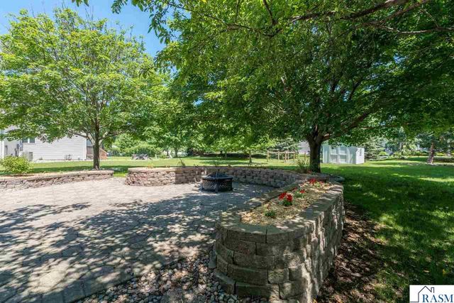 556 Ivy Lane, North Mankato, MN 56003