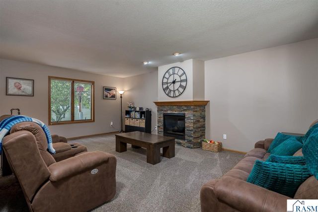 556 Ivy Lane, North Mankato, MN 56003