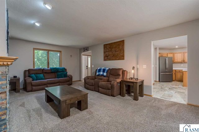 556 Ivy Lane, North Mankato, MN 56003