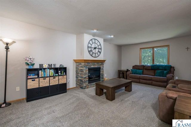 556 Ivy Lane, North Mankato, MN 56003