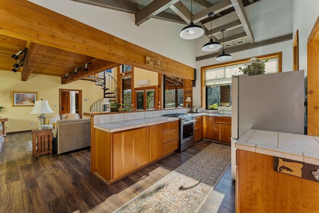 4941 Riverbanks Road, Grants Pass, OR 97527