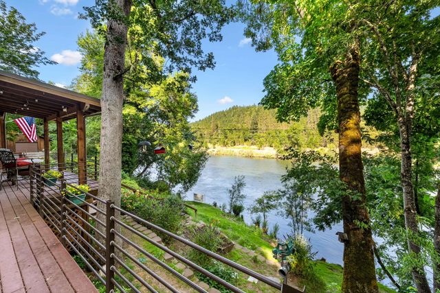 4941 Riverbanks Road, Grants Pass, OR 97527