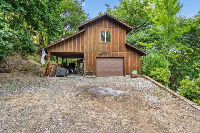 4941 Riverbanks Road, Grants Pass, OR 97527