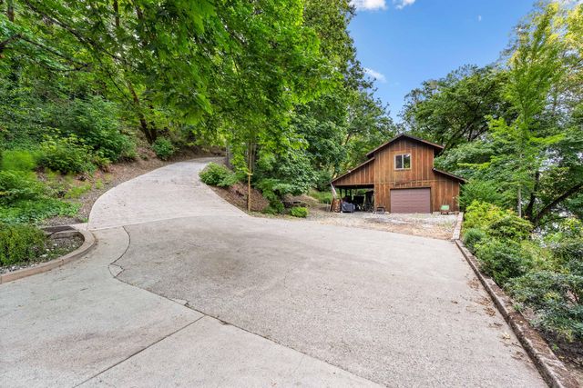4941 Riverbanks Road, Grants Pass, OR 97527
