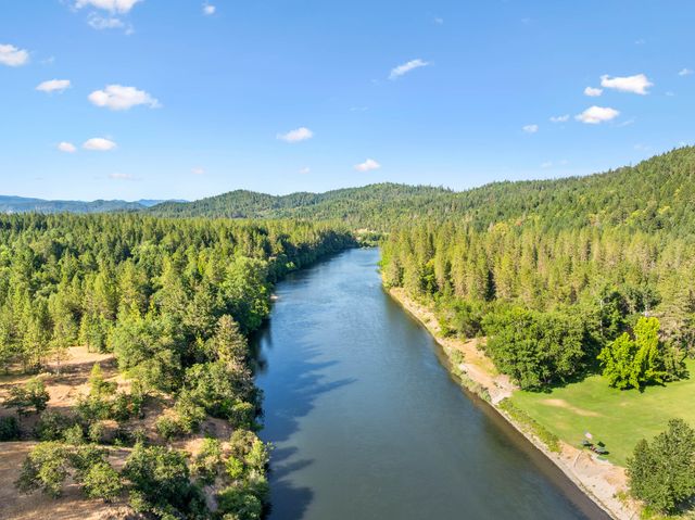 4941 Riverbanks Road, Grants Pass, OR 97527