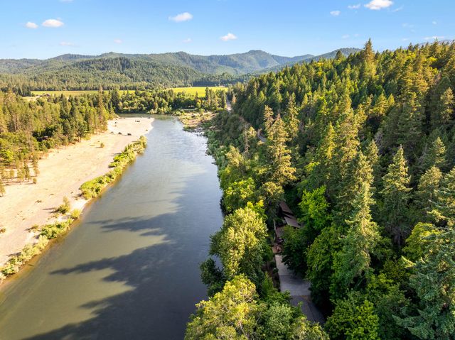 4941 Riverbanks Road, Grants Pass, OR 97527