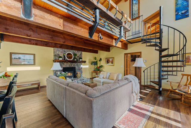 4941 Riverbanks Road, Grants Pass, OR 97527