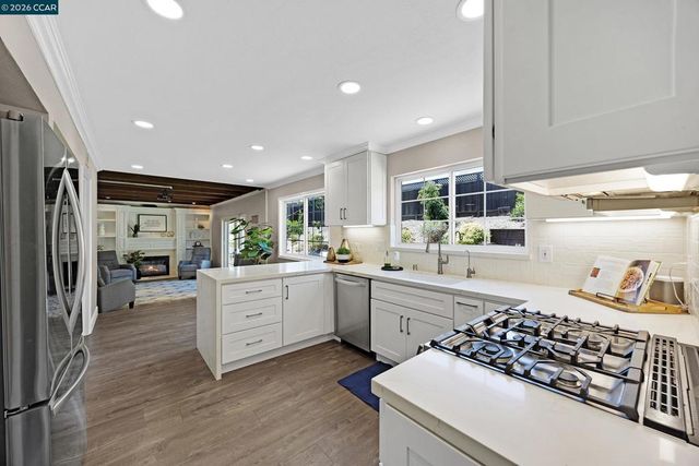 11698 Serra Ct, Dublin, CA 94568