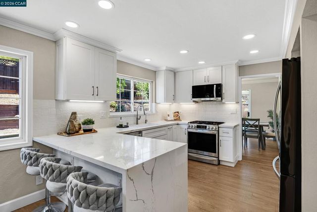 11698 Serra Ct, Dublin, CA 94568