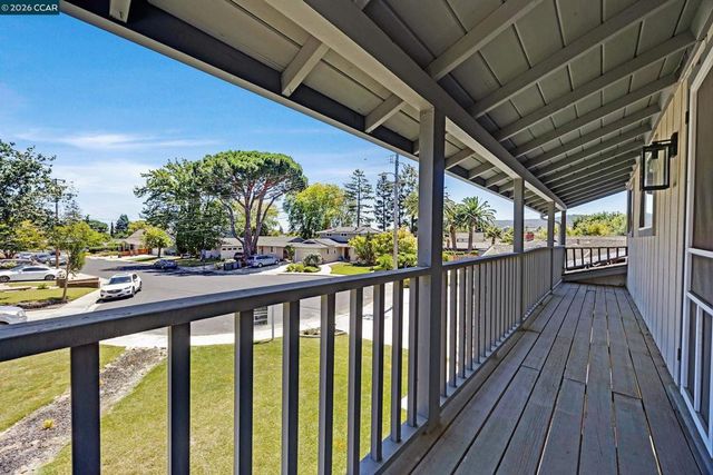 11698 Serra Ct, Dublin, CA 94568