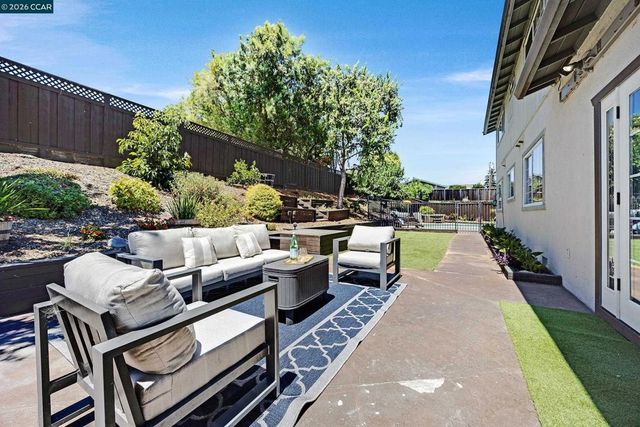 11698 Serra Ct, Dublin, CA 94568