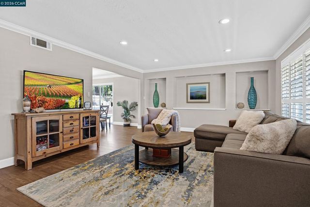 11698 Serra Ct, Dublin, CA 94568