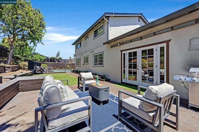 11698 Serra Ct, Dublin, CA 94568