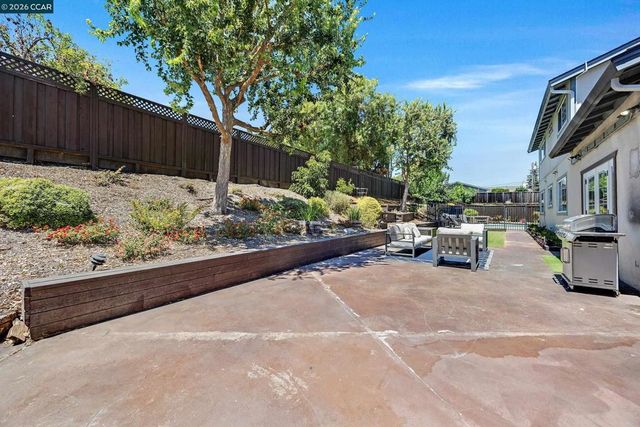 11698 Serra Ct, Dublin, CA 94568