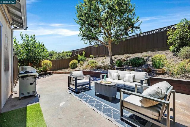11698 Serra Ct, Dublin, CA 94568