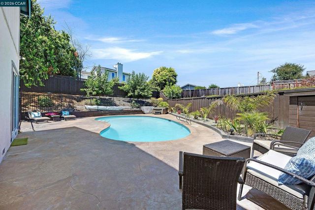 11698 Serra Ct, Dublin, CA 94568