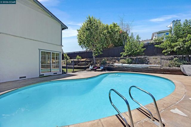 11698 Serra Ct, Dublin, CA 94568