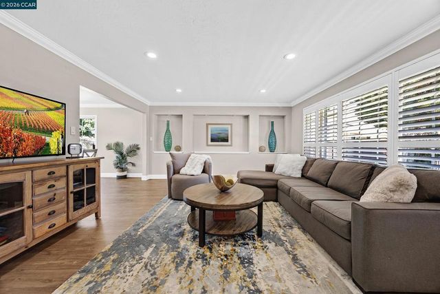 11698 Serra Ct, Dublin, CA 94568