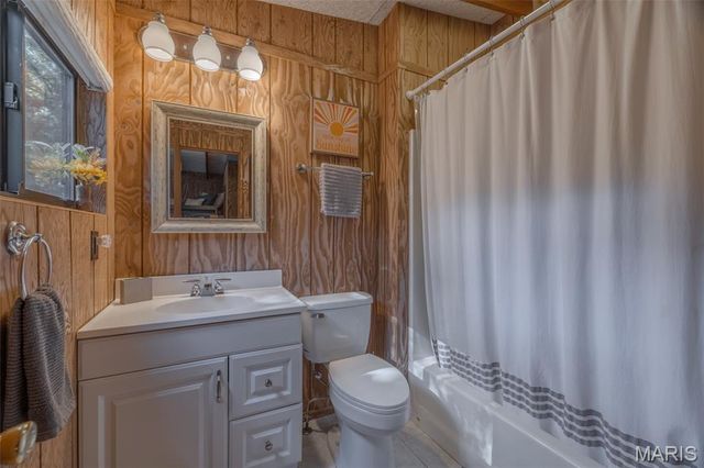 932 Woodlake Drive, Innsbrook, MO 63390