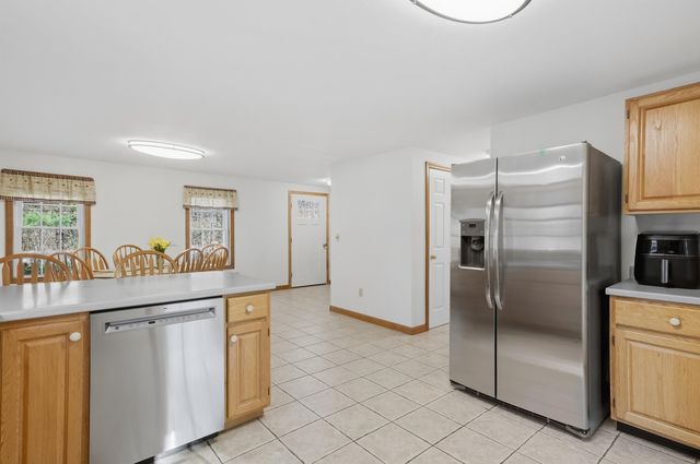 4 Smith Corner Road, Newton, NH 03858