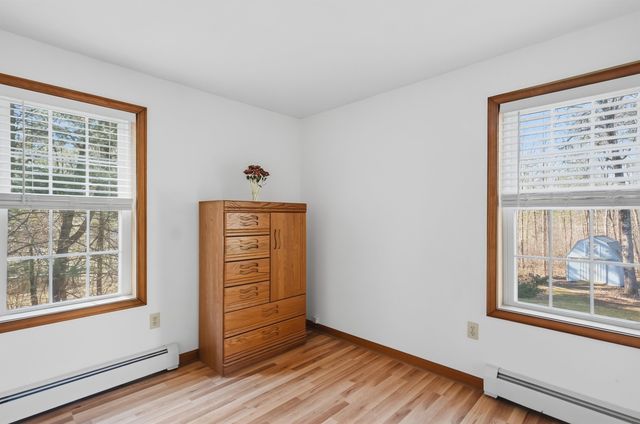 4 Smith Corner Road, Newton, NH 03858