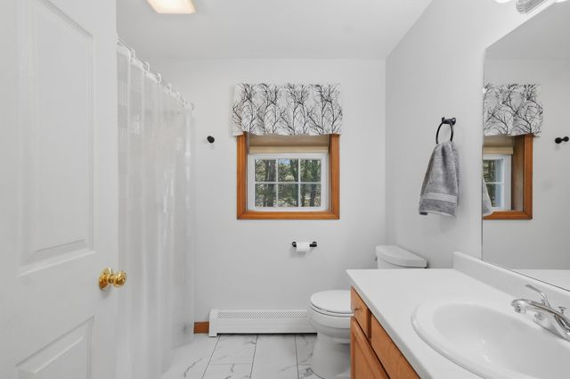 4 Smith Corner Road, Newton, NH 03858