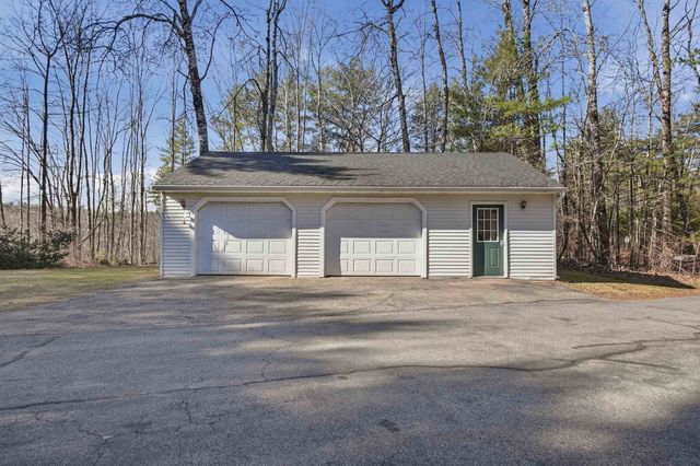 4 Smith Corner Road, Newton, NH 03858