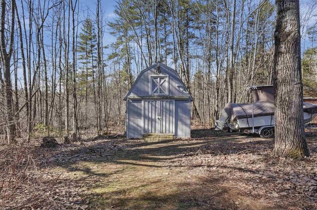 4 Smith Corner Road, Newton, NH 03858