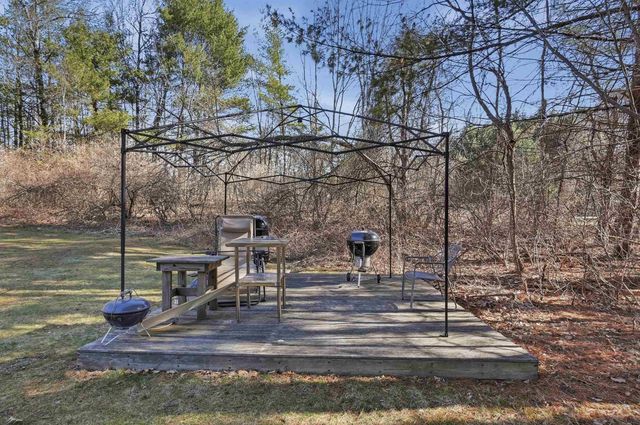 4 Smith Corner Road, Newton, NH 03858