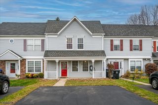 28 Cosgrove Ct, East Brunswick Twp., NJ 08816