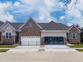 9937 Crossview Trail 129, Hartland Township, MI 48855