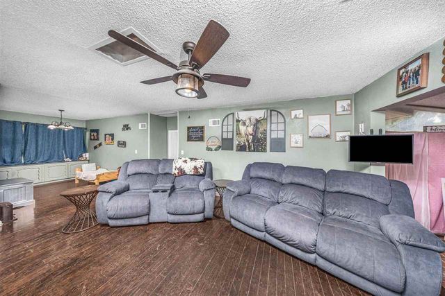 101 N 17th St, Frederick, OK 73542