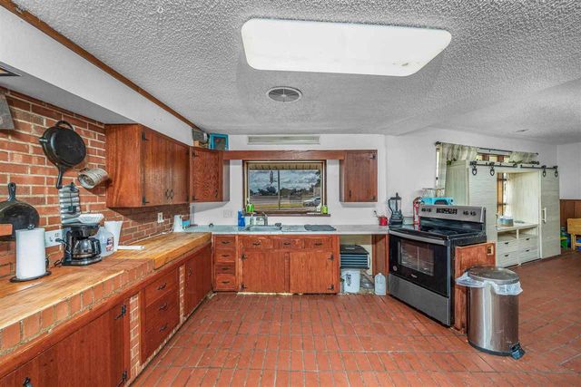 101 N 17th St, Frederick, OK 73542