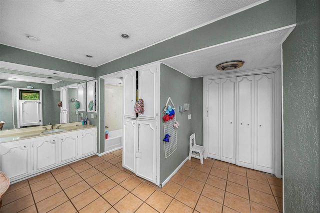 101 N 17th St, Frederick, OK 73542