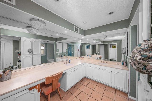 101 N 17th St, Frederick, OK 73542